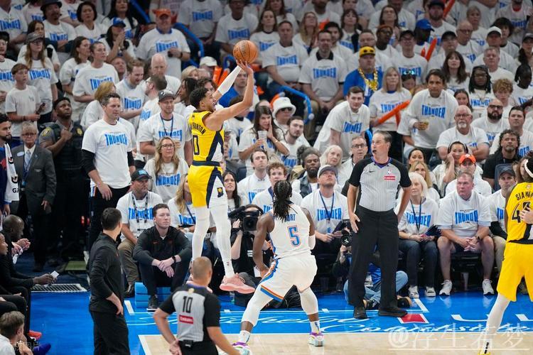 魔法重现！哈里伯顿投篮逆转比赛