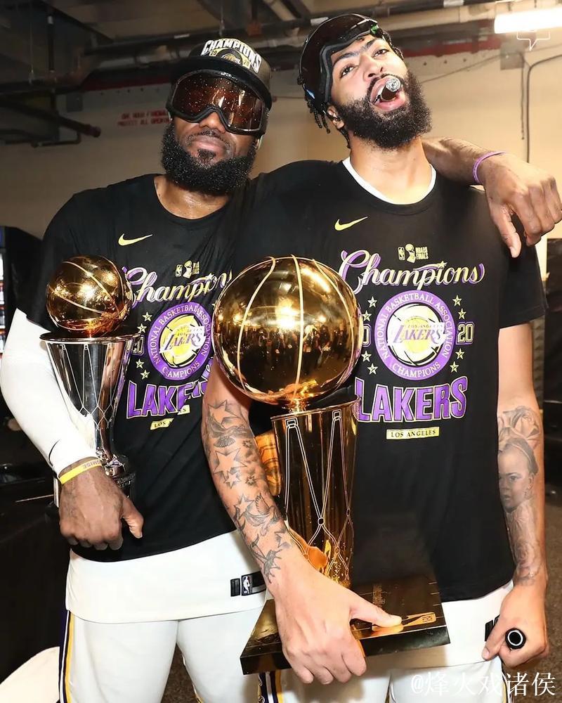 詹姆斯创两项历史纪录浓眉21+20 湖人战胜国王