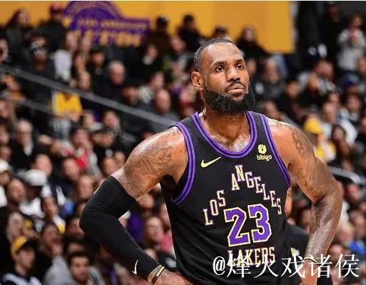 詹姆斯22+9关键时刻连得7分 湖人灭热火止连败